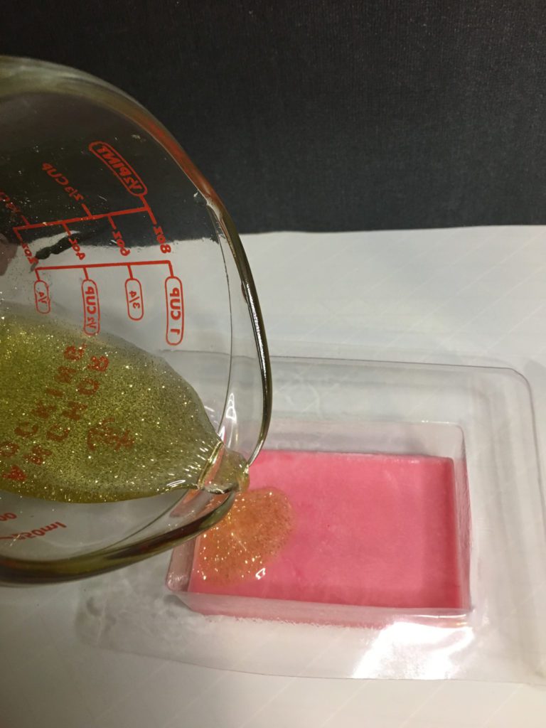 glitter melt and pour layer