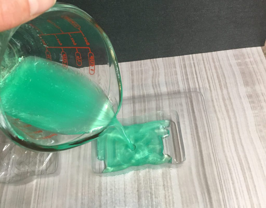 pouring melt and pour soap 2