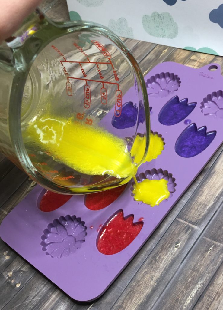 daisy embeds melt and pour soap