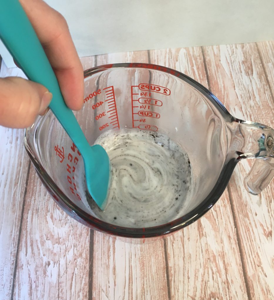 mixing melt and pour and mica powder