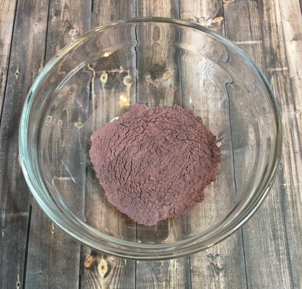 Rose petal powder