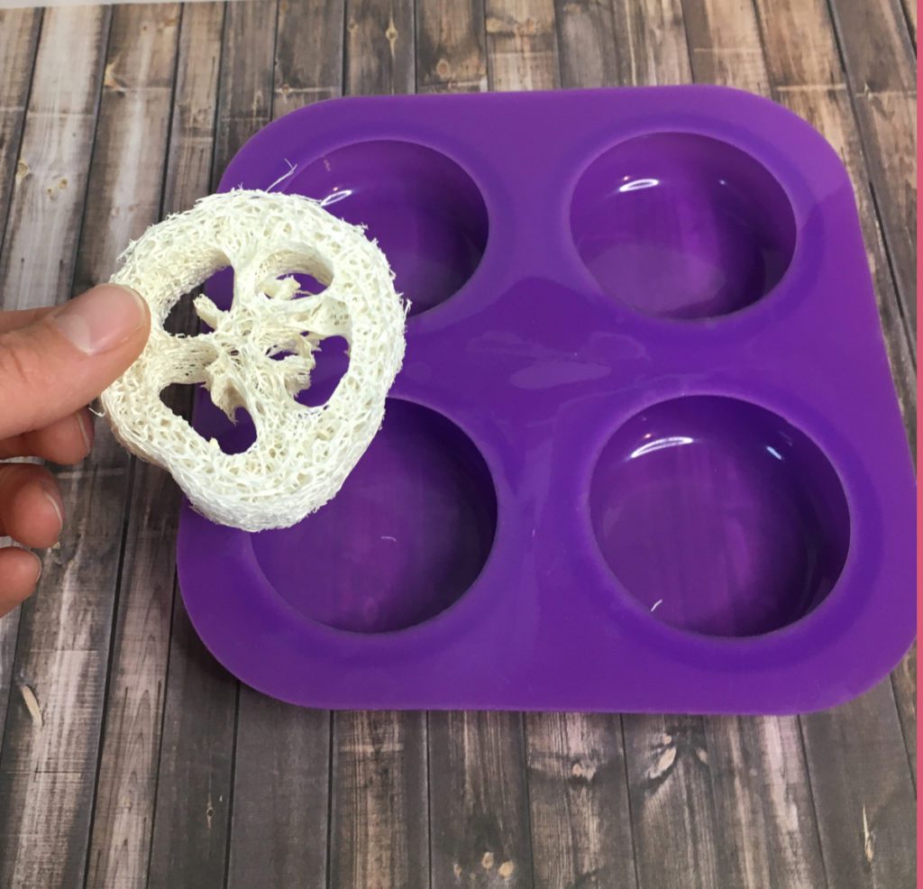 adding luffa to the silicone mold