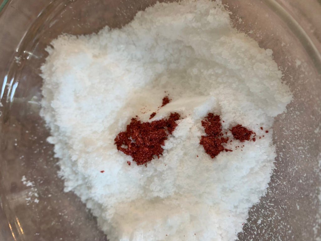 adding mica powder to bath salts