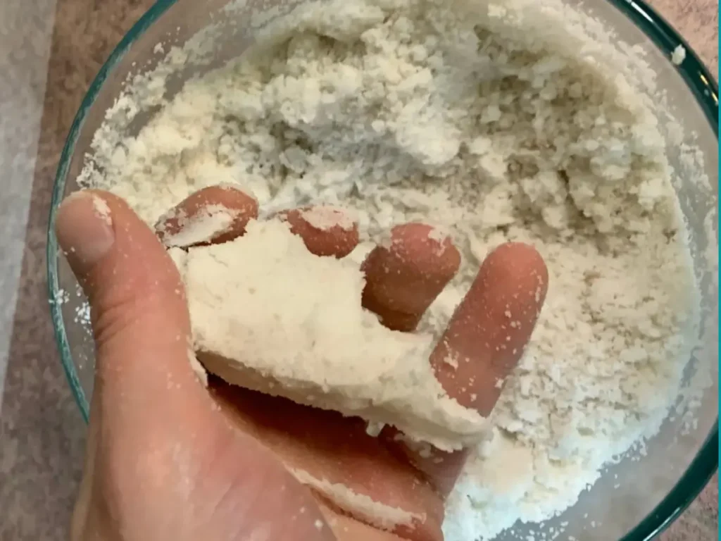 consistency of bath bomb mixture wet sand