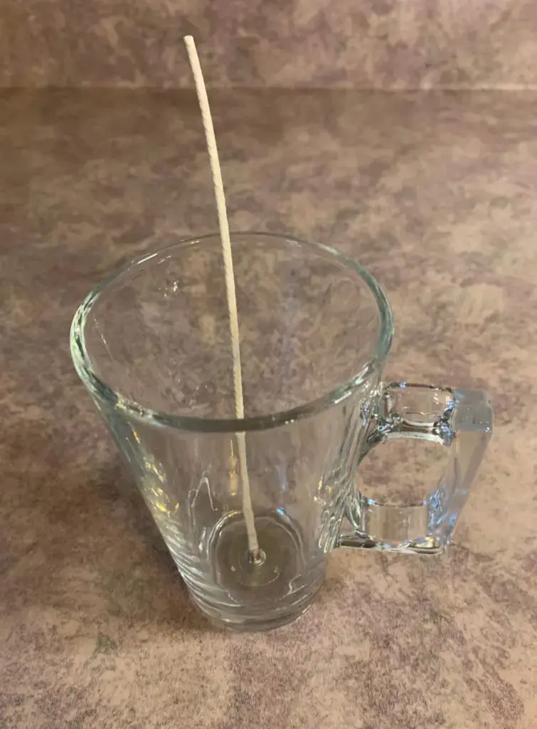 candle-wick-in-container