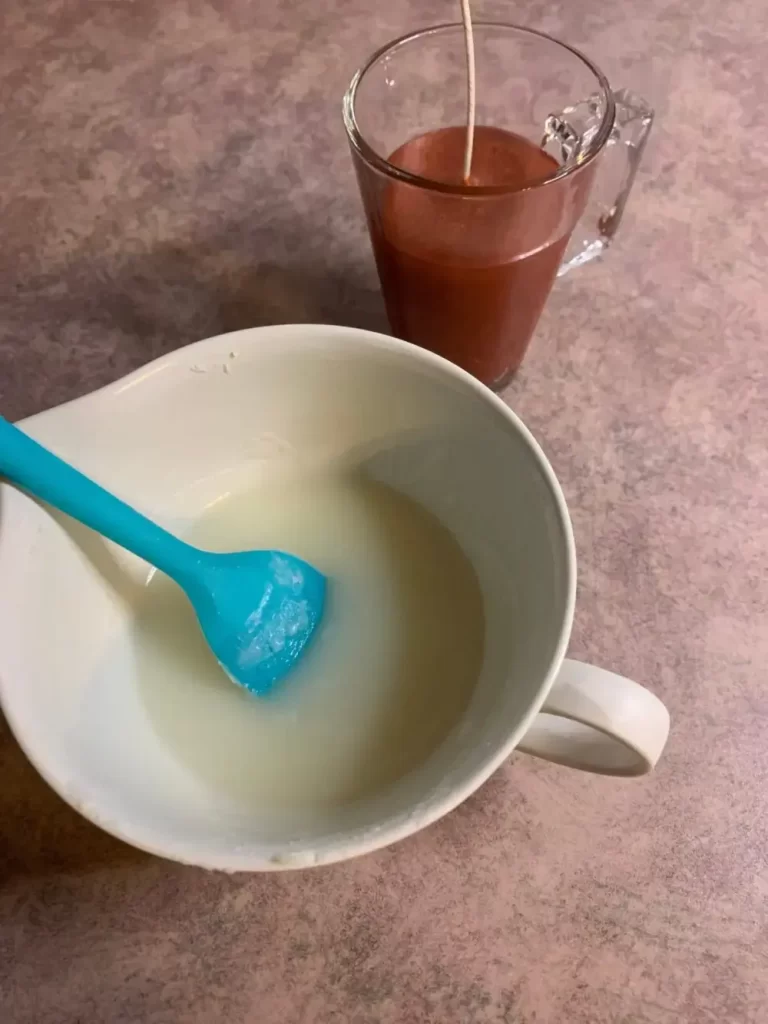 wax cooling to whipped consistency for candle frosting 
