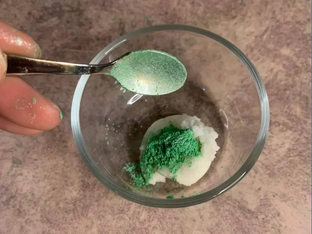 adding green mica to bubble bar dough