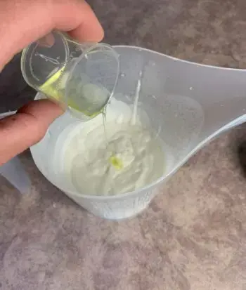 adding fragrance oil to after sun lotion (1)