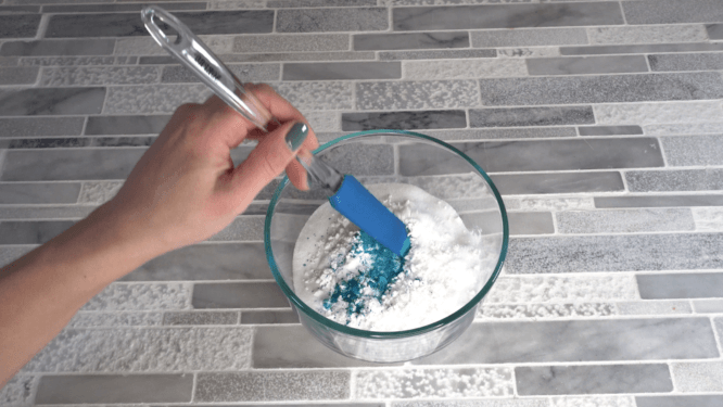 shower steamers mixing ingredients