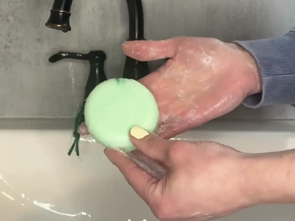 using melt and pour luffa soap
