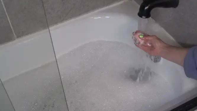 bubble bath with rich foam from solid bubble bar
