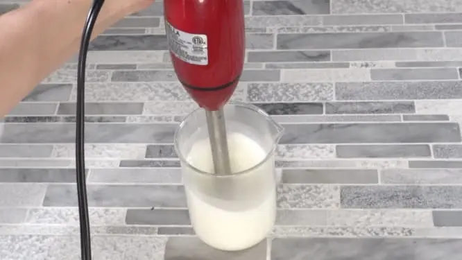 using immersion blender to make lotion