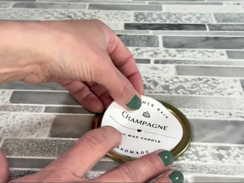 adding candle label to lid