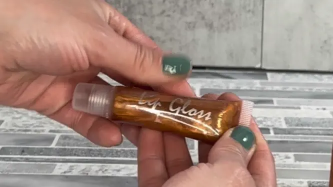 Adding label to diy lip gloss