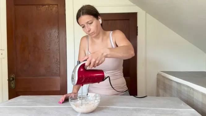 Mixing body butter with hand mixer