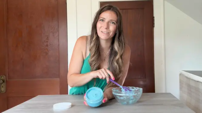 making a little swirl on top whipped foaming sugar scrub
