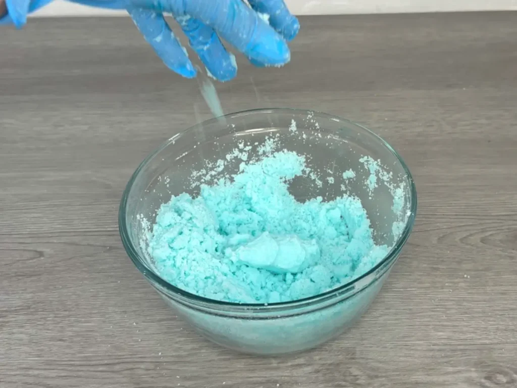 bath bomb holding shape when dropped