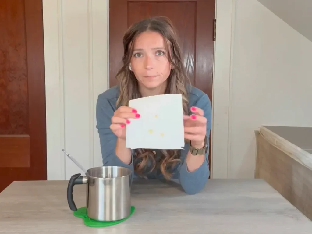 paper towel test for determining candle color