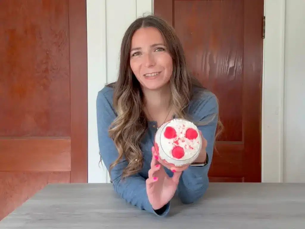 summer rain (Jami) holding finished dessert candle