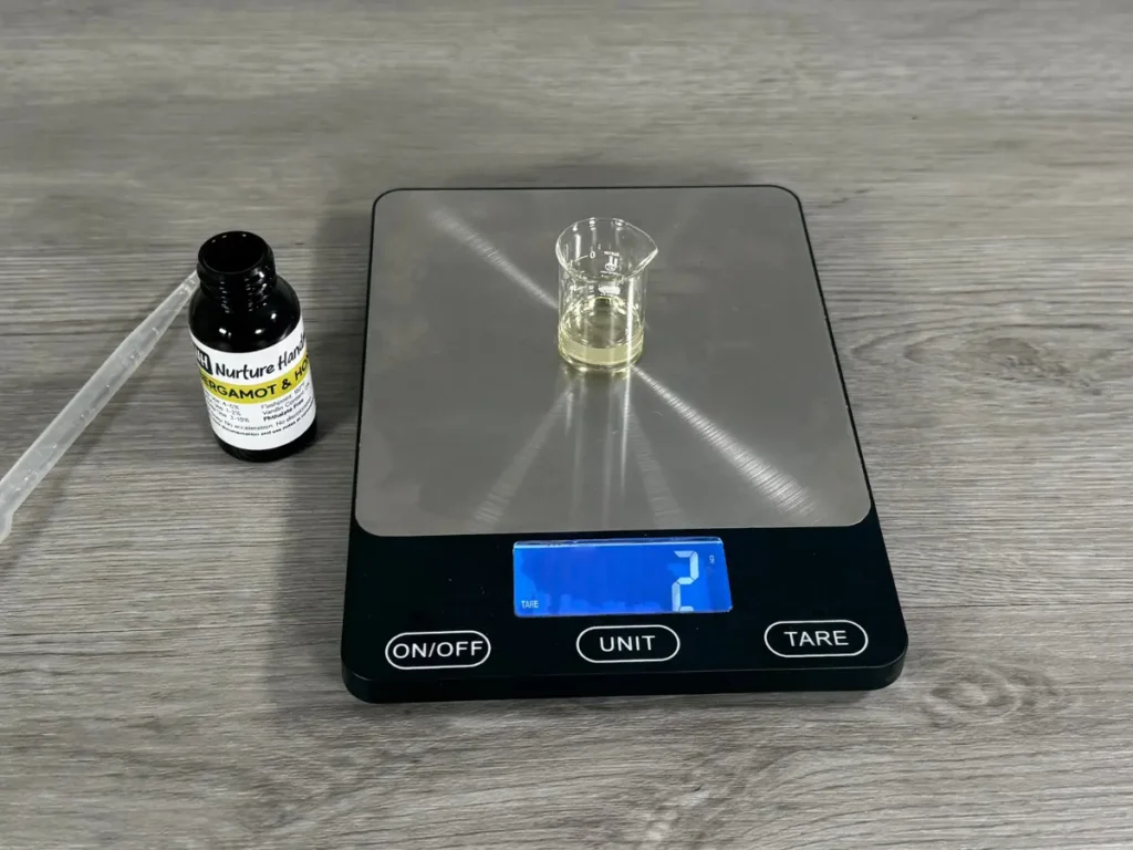 2 grams of fragrance oil for a candle