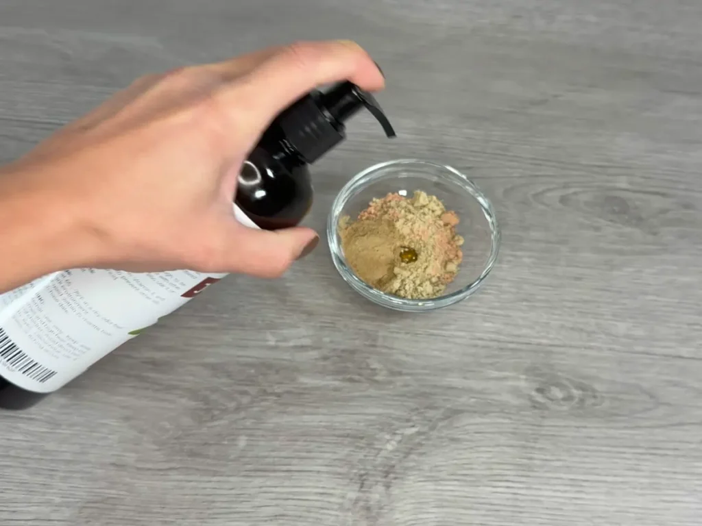 adding jojoba oil to face mask