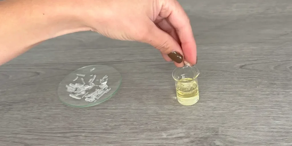adding menthol crystals to fragrance oil to dissolve